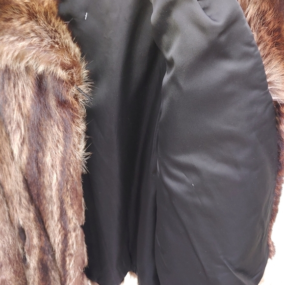 REAL FUR RACCOON STROLLER COAT W/ Hooks and Button SIZE LARGE/XLARGE - Picture 9 of 12